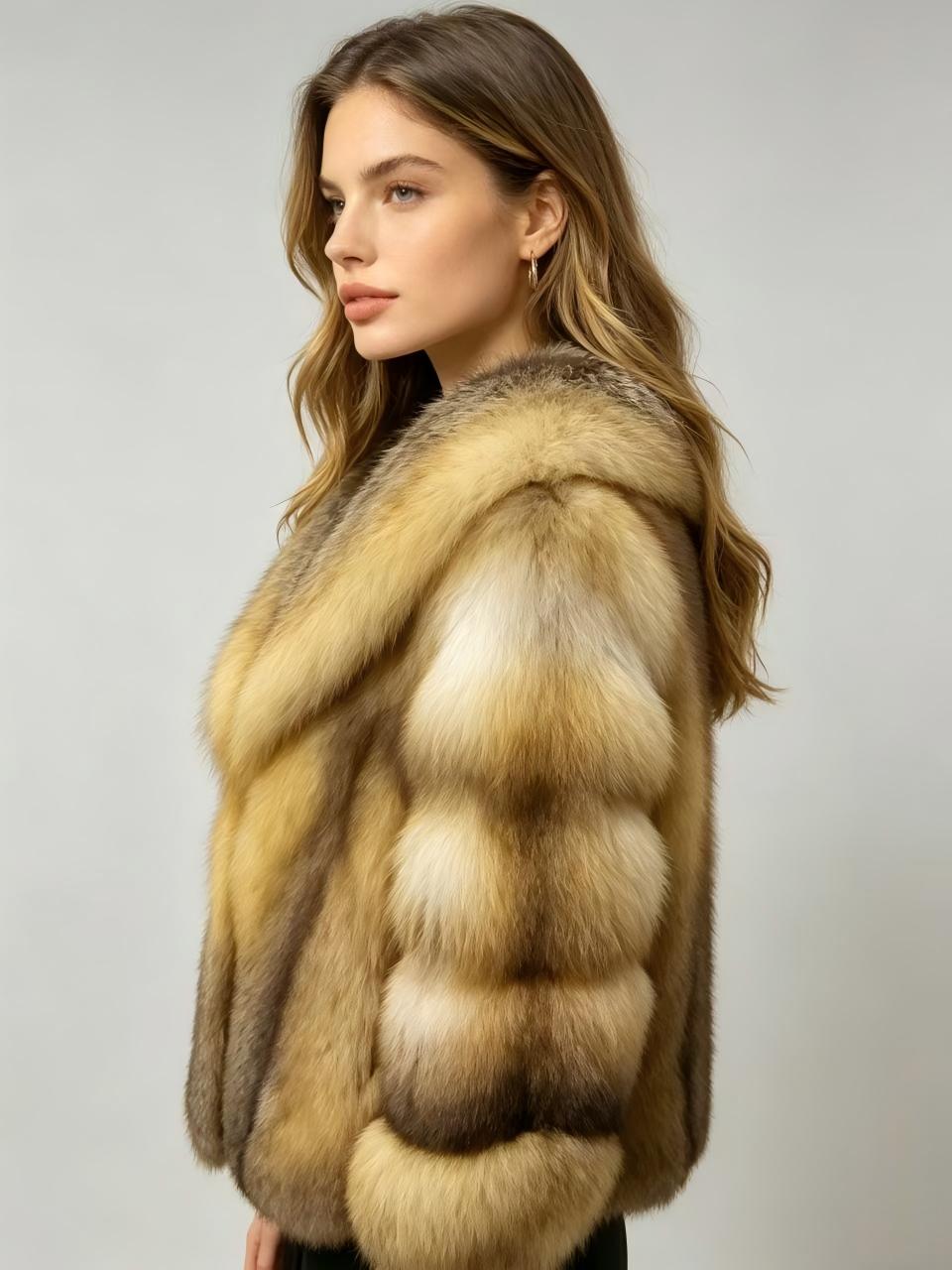 Vintage-style gradient gold fox fur jacket—a lightweight luxury winter piece featuring a deep V-neck, a loose fit with dropped shoulders for a slimming effect, and crafted from premium whole fox back pelts.